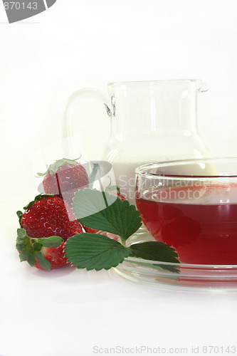 Image of Cream - strawberry - Tee