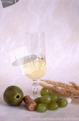 Image of A glass of white wine
