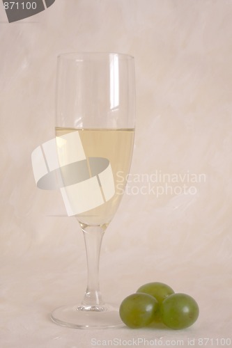 Image of A glass of white wine