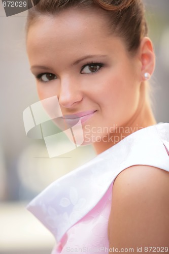 Image of girl in white-rose vintage dress, closeup