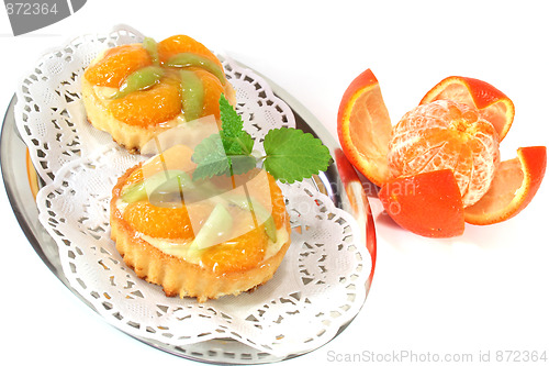 Image of Mandarin tartlet with lemon balm