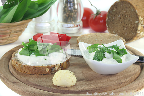 Image of Cottage cheese bread with wild garlic