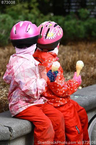 Image of Cyclists eating ice cream