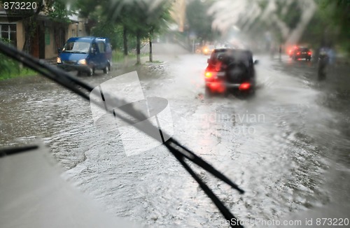 Image of Driving in the rain