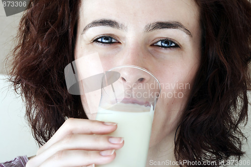 Image of Young people eating milk.