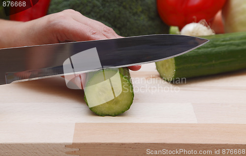 Image of Prepairing salad