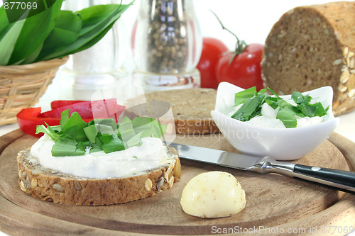 Image of Cottage cheese bread with wild garlic