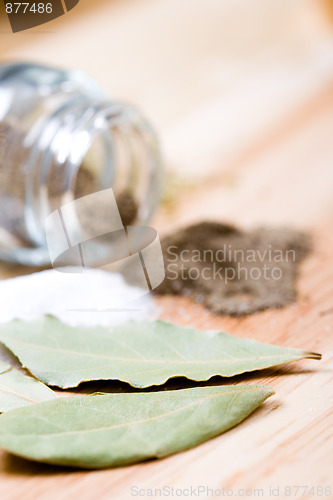 Image of bay leaves, salt and black pepper