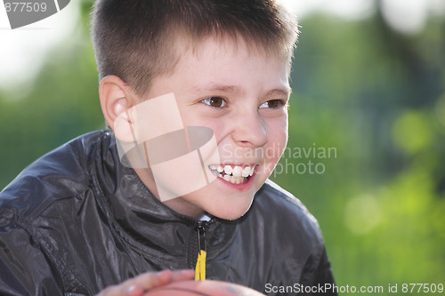 Image of Glad basketball player