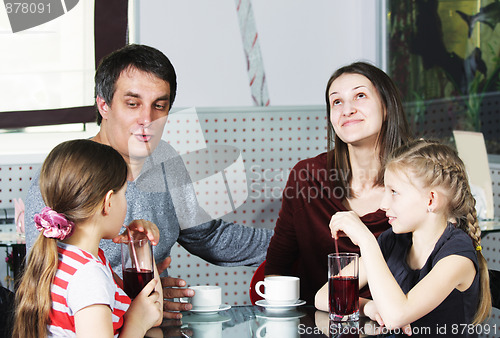 Image of Dad talking to daughter