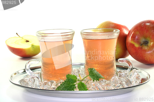 Image of Apple iced tea