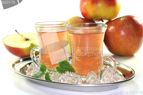 Image of Apple iced tea