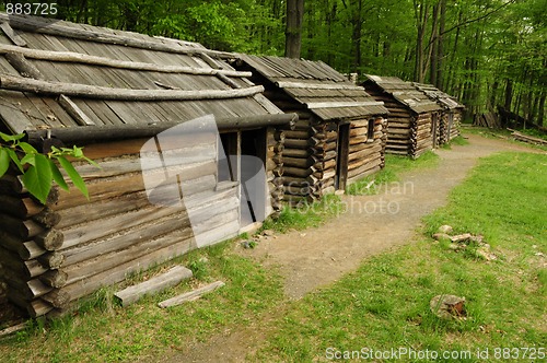 Image of Revolutionary War cabin replicas