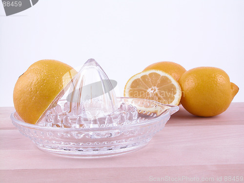 Image of lemons squeezer