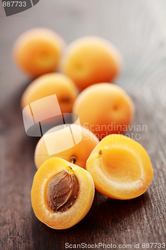 Image of fresh apricots