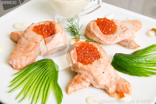Image of Fried salmon filet with red caviar