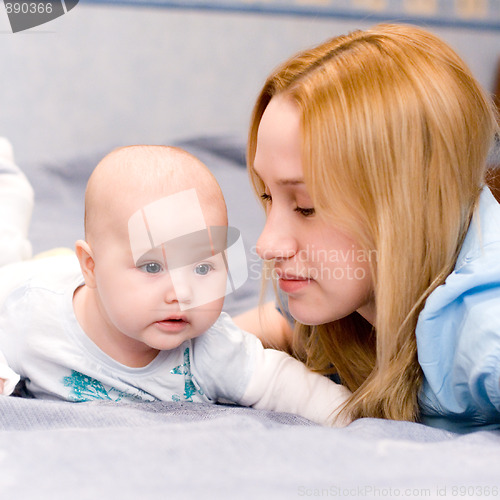 Image of  baby and mother