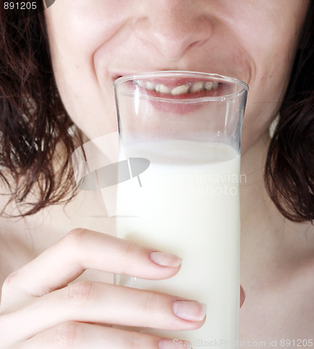 Image of Young people eating milk.