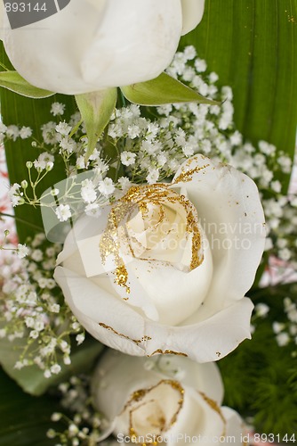 Image of White roses bouquet