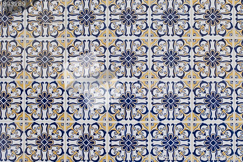 Image of Portuguese glazed tiles 101