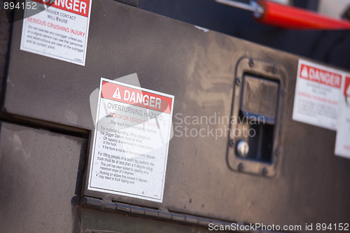 Image of Overturning Hazard Notice on Utility Truck