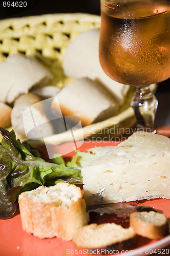 Image of French cheese appetizer with Rose wine