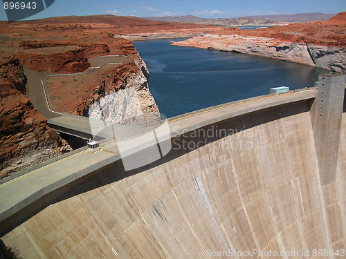 Image of Glen Canyon Dam near Lake Powell