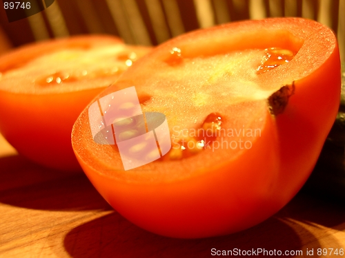 Image of Tomato cut in half