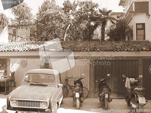 Image of Private motor-vehicle pool in courtyard