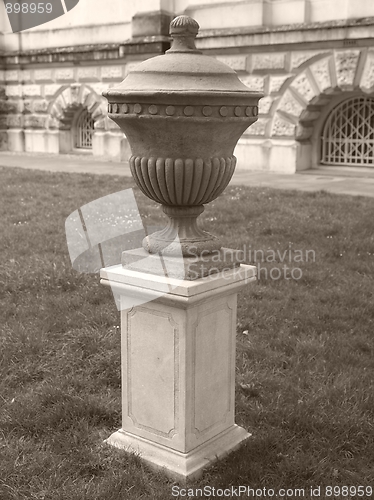 Image of Urn