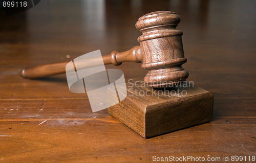 Image of judges gavel on table