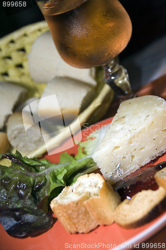 Image of French cheese appetizer with Rose wine