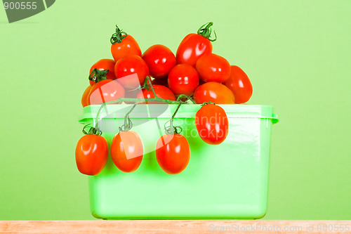 Image of container with fresh tomatoes