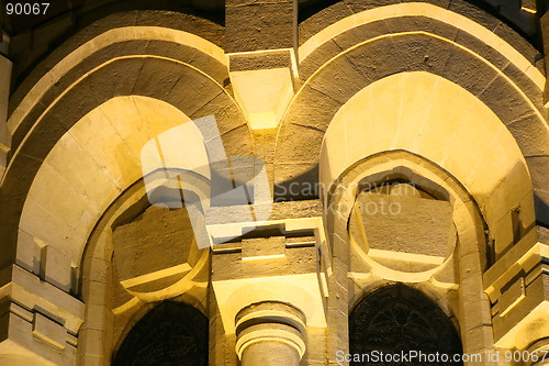 Image of arch,