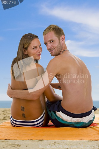 Image of couple at the beach