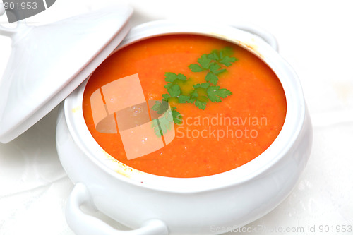 Image of tomato soup in white bowl 