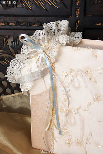 Image of Jewellery Box and Garter