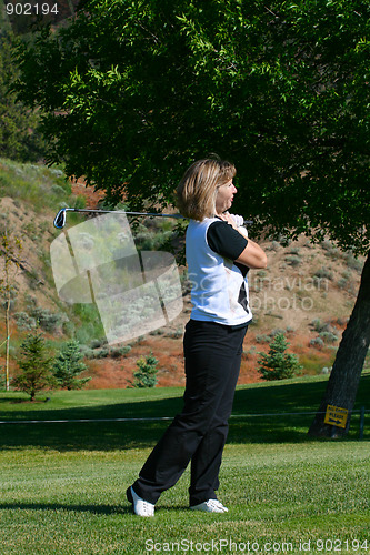 Image of Female golfer