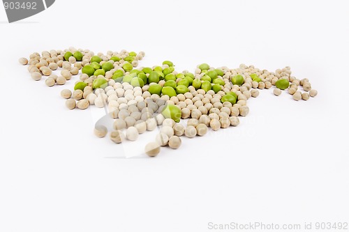 Image of Peas isolated on White