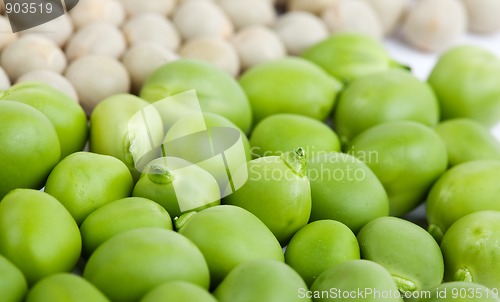 Image of Peas isolated on White