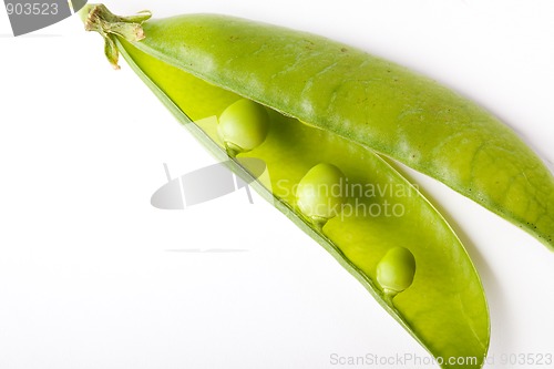 Image of Peas isolated on White