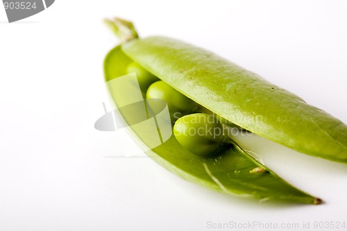 Image of Peas isolated on White