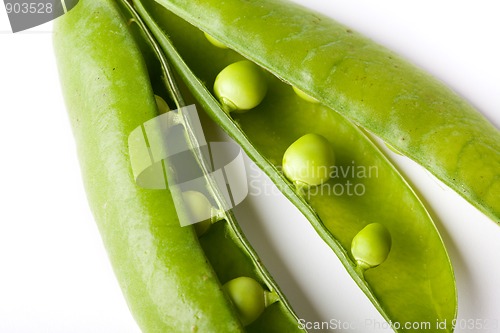 Image of Peas isolated on White