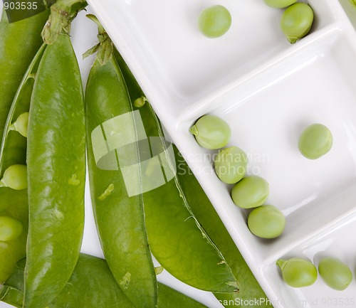 Image of Peas isolated on White