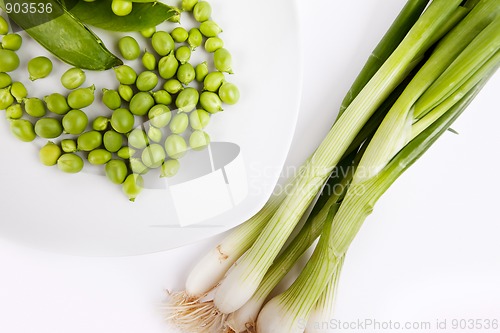 Image of Fresh green peas and spring onion