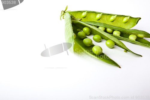 Image of Peas isolated on White