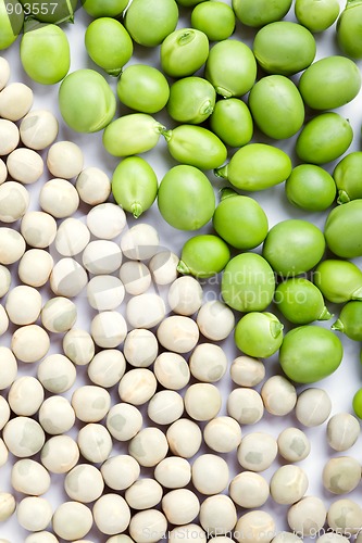 Image of Peas isolated on White