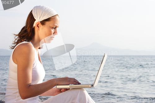 Image of internet surfing outside