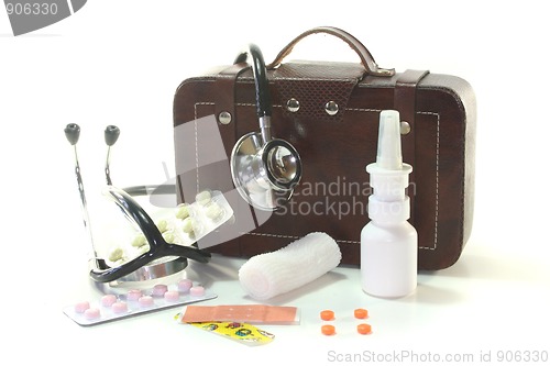 Image of first aid kit