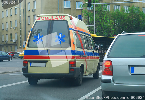 Image of ambulance 
